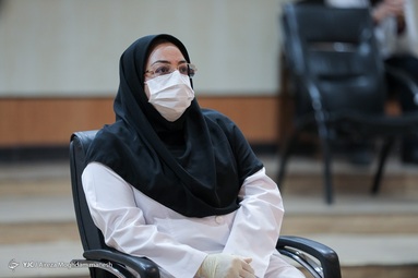 مراسم رونمایی از اسپری ضد کرونای ایرانی با حضور دکتر ولایتی رئیس بیمارستان مسیح دانشوری