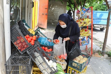 خانم محبوبه رایج معلم مدرسه ناشنوایان فدک شهر گرگان، خود نیز ناشنوا است - استان گلستان