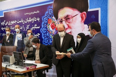 سردار حسین دهقان در ستاد انتخابات کشور