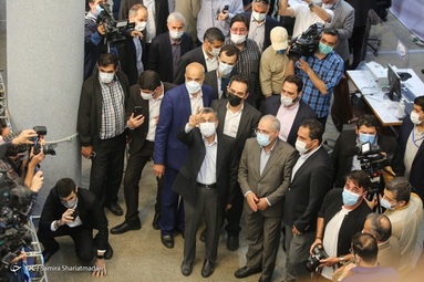 حضور محمود احمدی نژاد در محل ثبت نام داوطلبان انتخابات ریاست جمهوری  ۱۴۰۰