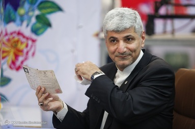 حضور رامین مهمانپرست سخنگوی اسبق وزارت امور خارجه در سومین روز ثبت نام داوطلبان انتخابات ۱۴۰۰