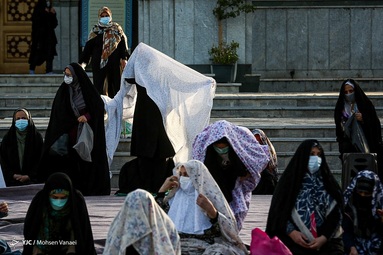 اقامه نماز عیدسعیدفطر - امامزاده پنج تن لویزان