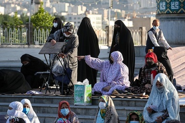اقامه نماز عیدسعیدفطر - امامزاده پنج تن لویزان