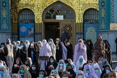 اقامه نماز عیدسعیدفطر - امامزاده پنج تن لویزان