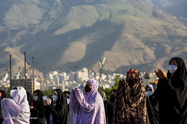 اقامه نماز عیدسعیدفطر - امامزاده پنج تن لویزان