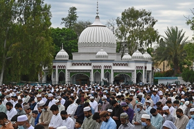 نماز عید فطر در سراسر جهان