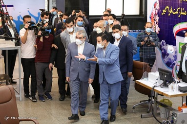 بازدید کدخدایی سخنگوی شورای نگهبان  از روند ثبت نام داوطلبان انتخابات ۱۴۰۰