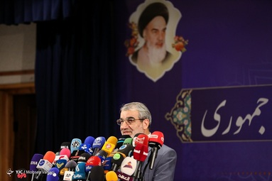 بازدید کدخدایی سخنگوی شورای نگهبان  از روند ثبت نام داوطلبان انتخابات ۱۴۰۰