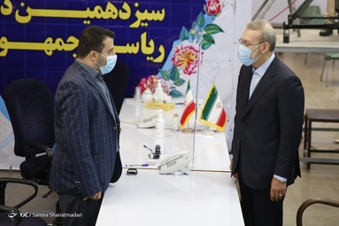 حضور علی لاریجانی رییس سابق مجلس در پنجمین روز ثبت نام داوطلبان انتخابات ۱۴۰۰