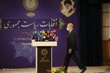حضور علی لاریجانی رییس سابق مجلس در پنجمین روز ثبت نام داوطلبان انتخابات ۱۴۰۰
