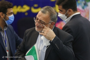 حضور علیرضا زاکانی نماینده مجلس در پنجمین روز ثبت نام داوطلبان انتخابات ۱۴۰۰