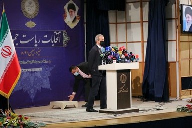 حضور مسعود پزشکیان نایب رییس مجلس در پنجمین روز ثبت نام داوطلبان انتخابات ۱۴۰۰