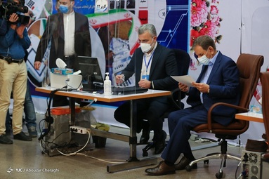 حضور  اسحق جهانگیری ،معاون اول رییس جمهور  در آخرین روز ثبت نام داوطلبان انتخابات ۱۴۰۰