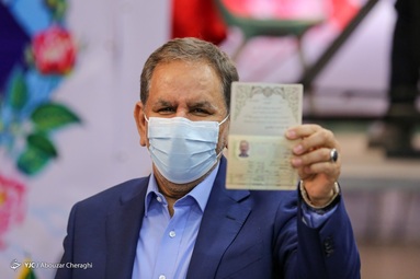 حضور  اسحق جهانگیری ،معاون اول رییس جمهور  در آخرین روز ثبت نام داوطلبان انتخابات ۱۴۰۰