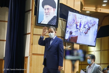 حضور  اسحق جهانگیری ،معاون اول رییس جمهور  در آخرین روز ثبت نام داوطلبان انتخابات ۱۴۰۰