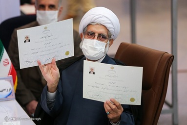 محسن رهامی، فعال سیاسی  اصلاح طلب  در آخرین روز ثبت نام داوطلبان انتخابات ۱۴۰۰