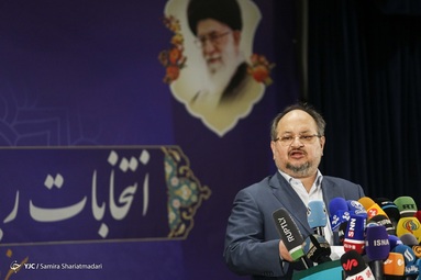 حضور محمد شریعتمداری وزیر تعاون، کار و رفاه اجتماعی در آخرین روز ثبت نام داوطلبان انتخابات ۱۴۰۰