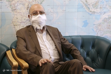 نشست خبری مهندس مهدی چمران در محل باشگاه خبرنگاران جوان
