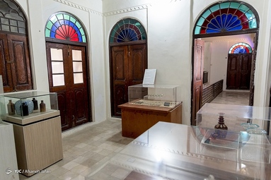 عمارت طاهری از جمله آثار تاریخی دوره قاجاریه است که موزه مردم شناسی بوشهر نام گرفته است