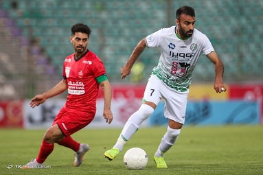 در چارچوب رقابت‌های لیگ برتر تیم‌های فوتبال ذوب آهن - پرسپولیس   به مصاف هم رفتند