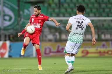در چارچوب رقابت‌های لیگ برتر تیم‌های فوتبال ذوب آهن - پرسپولیس   به مصاف هم رفتند