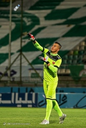 در چارچوب رقابت‌های لیگ برتر تیم‌های فوتبال ذوب آهن - پرسپولیس   به مصاف هم رفتند