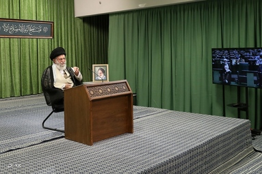 ارتباط تصویری مقام معظم رهبری با نمایندگان مجلس شورای اسلامی