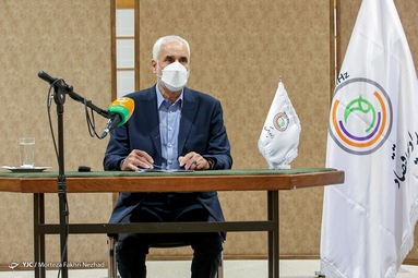 جضور محسن مهرعلیزاده داوطلب انتخابات ریاست جمهوری در رسانه ملی