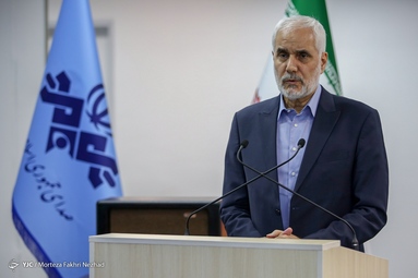 جضور محسن مهرعلیزاده داوطلب انتخابات ریاست جمهوری در رسانه ملی
