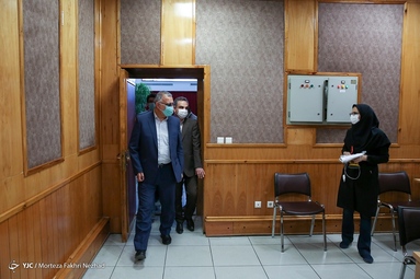 حضور علیرضا زاکانی داوطلب ریاست جمهوری در رسانه ملی