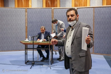 حضور محسن رضایی داوطلب ریاست جمهوری در رسانه ملی