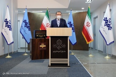 حضور محسن رضایی داوطلب ریاست جمهوری در رسانه ملی