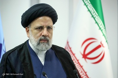 حضور سید ابراهیم رئیسی داوطلب ریاست جمهوری در رسانه ملی
