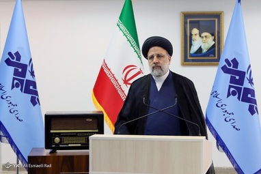 حضور سید ابراهیم رئیسی داوطلب ریاست جمهوری در رسانه ملی