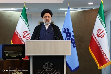 حضور سید ابراهیم رئیسی داوطلب ریاست جمهوری در رسانه ملی