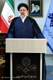 حضور سید ابراهیم رئیسی داوطلب ریاست جمهوری در رسانه ملی