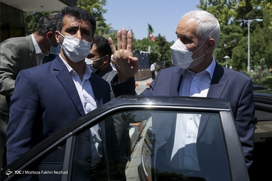 حضور محسن مهرعلیزاده داوطلب ریاست جمهوری در رسانه ملی
