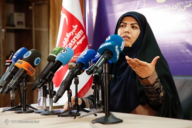 نشست خبری زهرا شیخی رئیس ستاد امیرحسین قاضی‌زاده هاشمی کاندیدای انتخابات ریاست‌جمهوری
