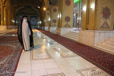 تجدید میثاق سید ابراهیم رئیسی با امام خمینی (ره) و شهدا - بهشت زهرا تهران