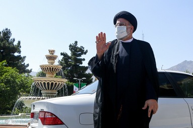 حضور داوطلبین انتخابات ریاست جمهوری برای مناظره انتخاباتی در رسانه ملی