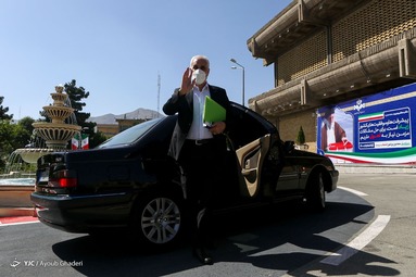 حضور داوطلبین انتخابات ریاست جمهوری برای مناظره انتخاباتی در رسانه ملی