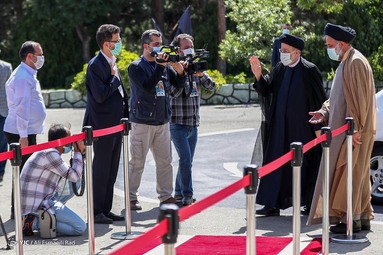 حضور داوطلبین انتخابات ریاست جمهوری برای مناظره انتخاباتی در رسانه ملی