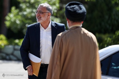 حضور داوطلبین انتخابات ریاست جمهوری برای مناظره انتخاباتی در رسانه ملی