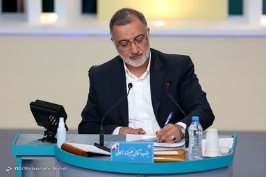 اولین مناظره ریاست جمهوری ۱۴۰۰ با حضور ۷ کاندیدای احراز صلاحیت شده توسط شورای نگهبان