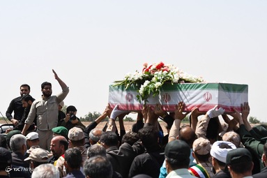 مراسم تشییع و تدفین پیکر پاک شهید «مجید جزایری فارسانی» پس از ۳۷ سال مفقودی - شاهین شهر اصفهان