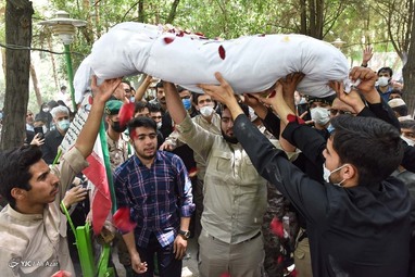 مراسم تشییع و تدفین پیکر پاک شهید «مجید جزایری فارسانی» پس از ۳۷ سال مفقودی - شاهین شهر اصفهان