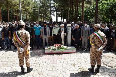 مراسم تشییع و تدفین پیکر پاک شهید «مجید جزایری فارسانی» پس از ۳۷ سال مفقودی - شاهین شهر اصفهان