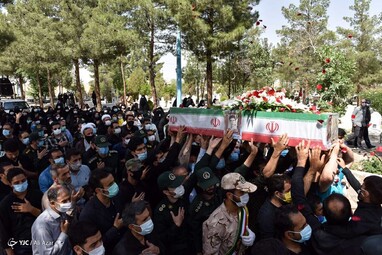 مراسم تشییع و تدفین پیکر پاک شهید «مجید جزایری فارسانی» پس از ۳۷ سال مفقودی - شاهین شهر اصفهان