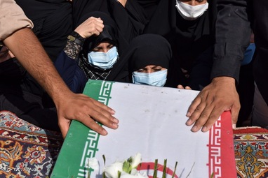 مراسم تشییع و تدفین پیکر پاک شهید «مجید جزایری فارسانی» پس از ۳۷ سال مفقودی - شاهین شهر اصفهان