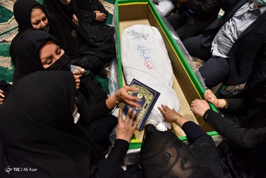 مراسم تشییع و تدفین پیکر پاک شهید «مجید جزایری فارسانی» پس از ۳۷ سال مفقودی - شاهین شهر اصفهان
